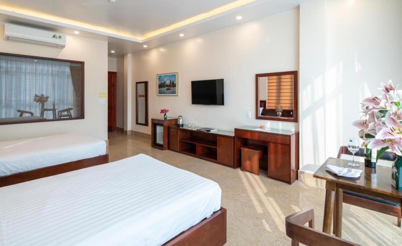 Aroma Cat Ba Sea View Hotel Chan Chau Exterior photo