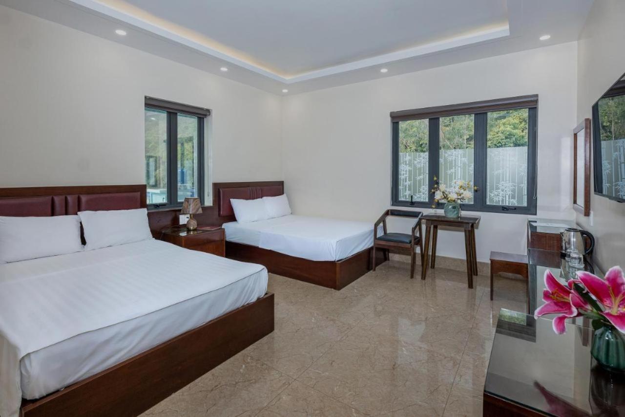 Aroma Cat Ba Sea View Hotel Chan Chau Exterior photo